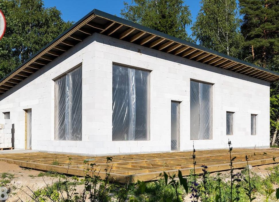 дом из газобетона с односкатной крышей