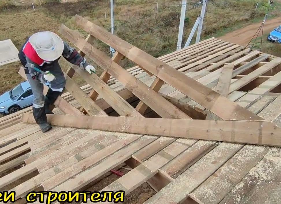 как сделать треугольное слуховое окно на крыше