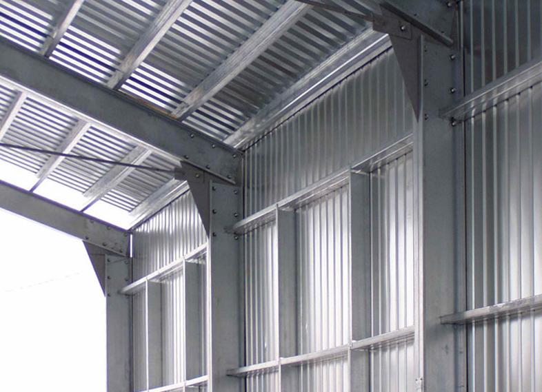 как крепить профнастил к металлическому каркасу